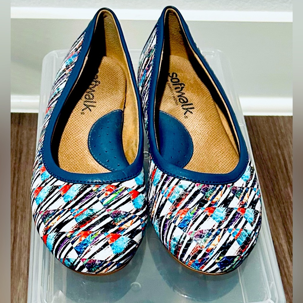 (SOLD)LIKE NEW!!! DSW SOFTWALK FLATS SHOES DESIGNER UNIQUE (RTL $119) Sz 6